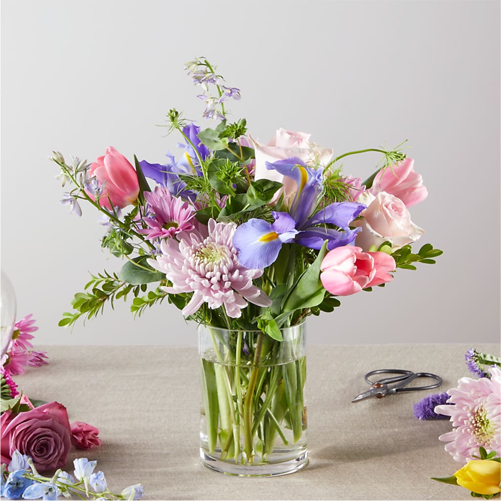 Pastel Tradition - A Florist Original – Flowerama #186, Oklahoma City OK