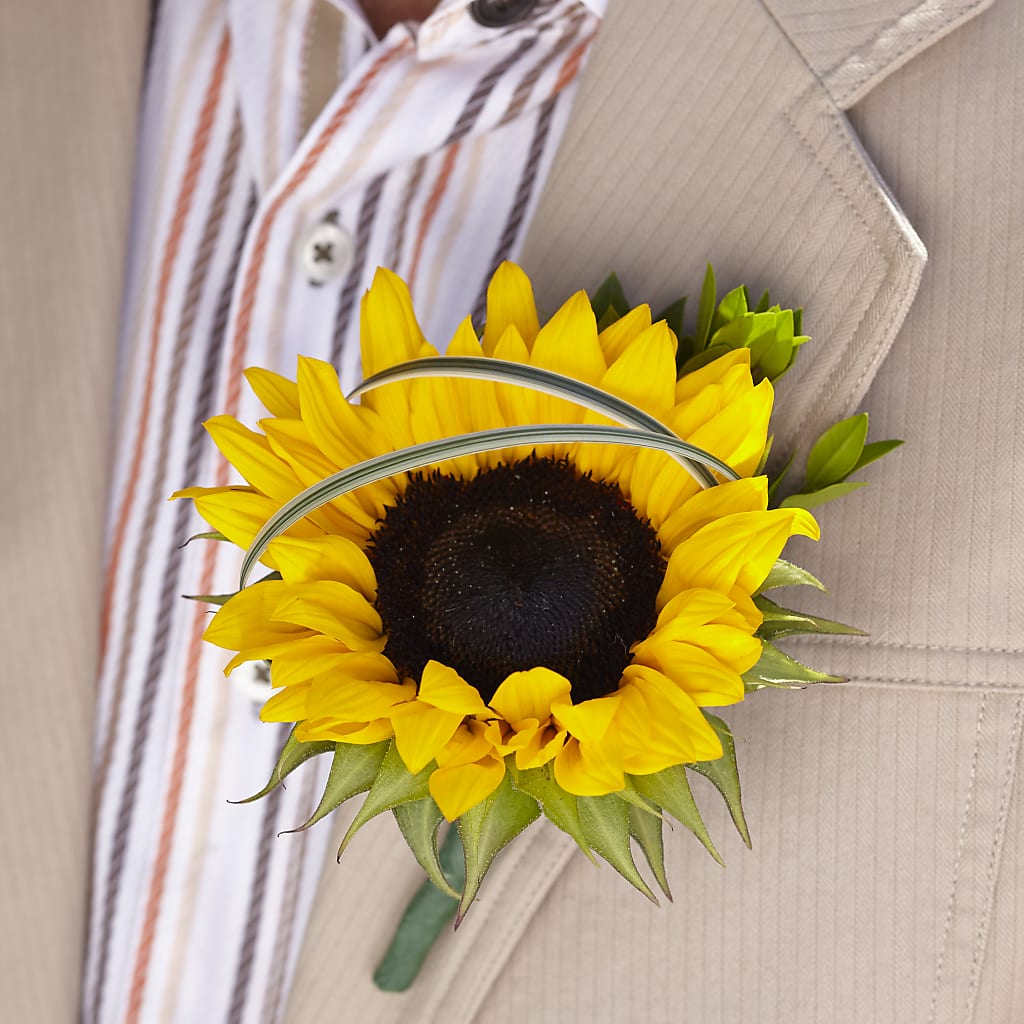 Free Spirit Boutonniere – Flowerama #186, Oklahoma City OK