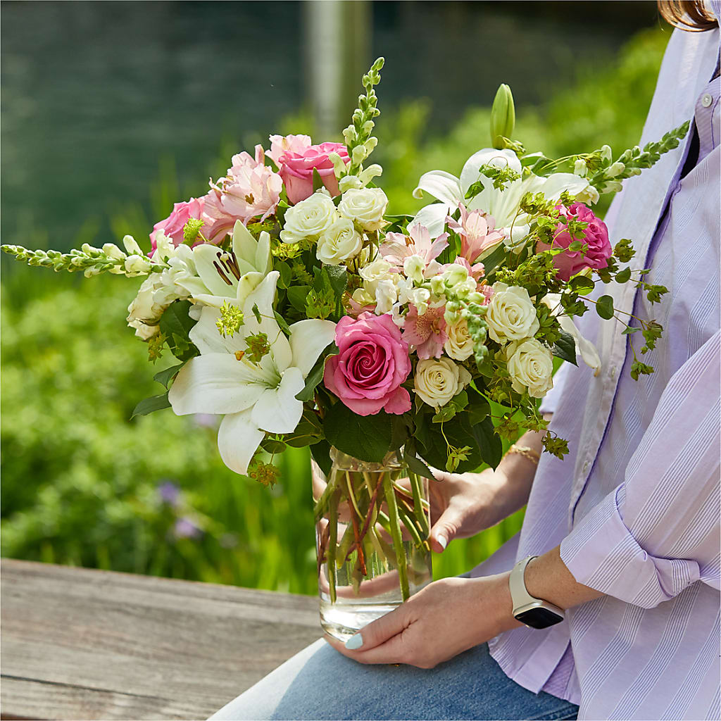 Fondly Bouquet –  Flowerama #186, Oklahoma City OK